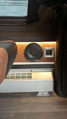 
										Sprinter 519 CDI Bussines Line 19+1+1 full									