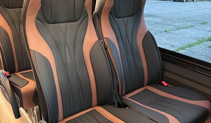 
								Sprinter 519 CDI Bussines Line 19+1+1 full									